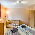Zentrale Mit 2 Schlafzimmern Leuchtturm *