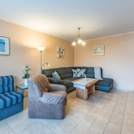 Apartamento Zentrale Mit 2 Schlafzimmern Leuchtturm Ostseebad Kühlungsborn