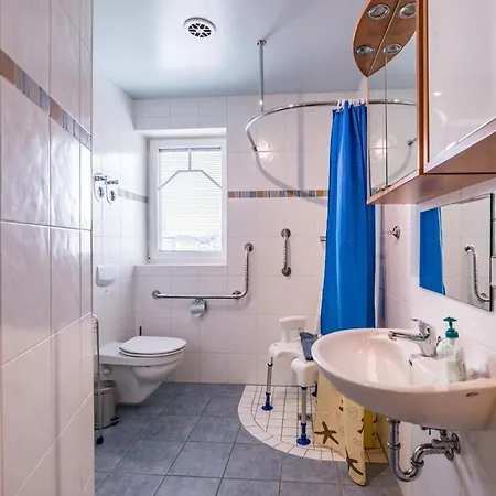 Zentrale Mit 2 Schlafzimmern Leuchtturm * Kuehlungsborn