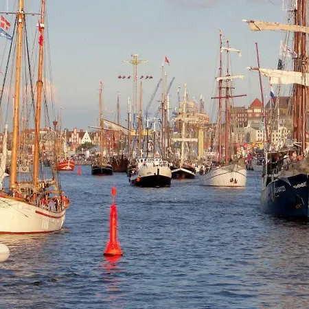 Zentrale Mit 2 Schlafzimmern Leuchtturm Daire Kühlungsborn