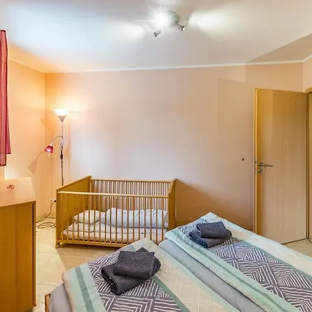 Zentrale Mit 2 Schlafzimmern Leuchtturm *