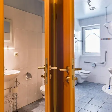 Zentrale Mit 2 Schlafzimmern Leuchtturm * Kuehlungsborn