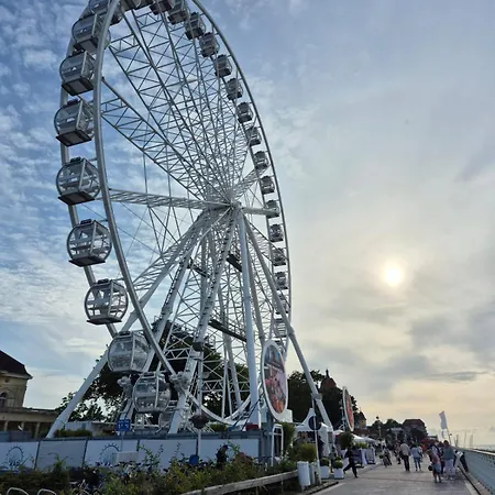 Zentrale Mit 2 Schlafzimmern Leuchtturm Apartamento